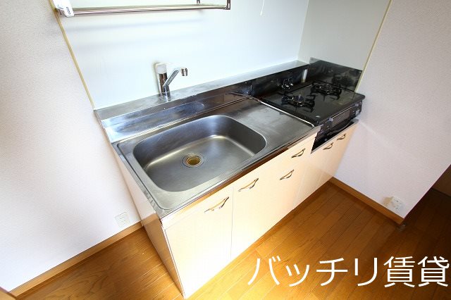 キッチン　＊画像は別部屋の為、現状を優先致します