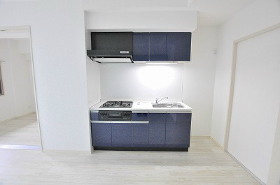 キッチン　グリル付3口ガスコンロのシステムキッチン