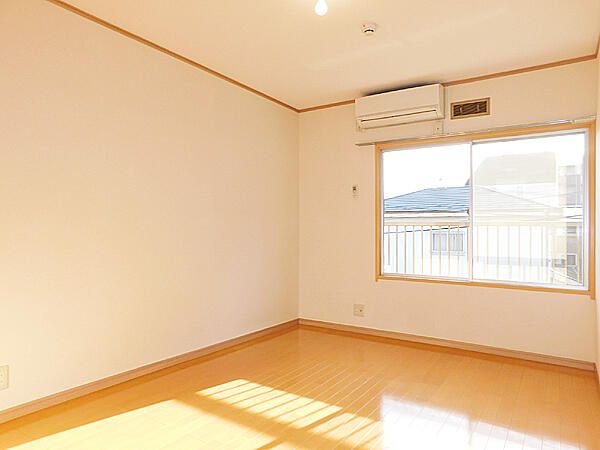 ハイツイマイの居間写真