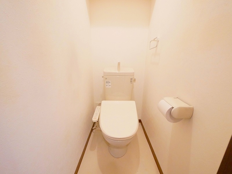トイレ　清潔感のあるウォシュレット付きのトイレです♪