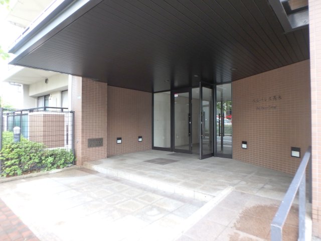 エントランス　建物の内部です