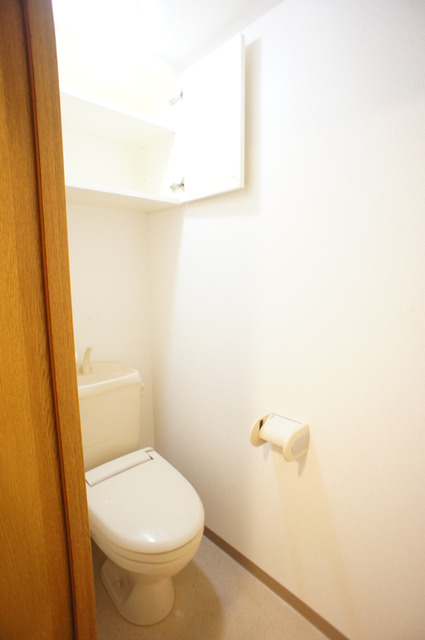 トイレ　トイレ空間は広くゆったり、清潔感のあるトイレです
