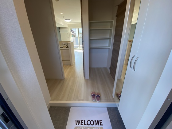 玄関　※別部屋の写真です