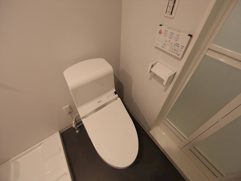 近鉄名古屋線 米野駅 徒歩6分 2階建 築10年のトイレ写真