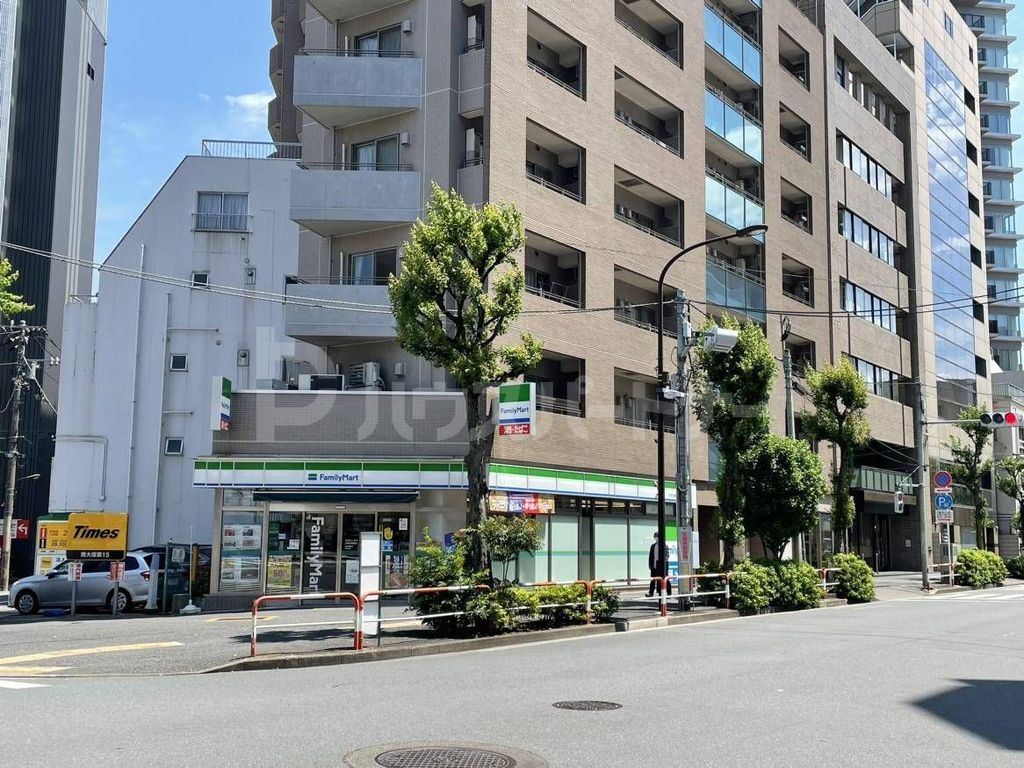 コンビニ　ファミリーマート　大塚空蝉橋点（コンビニ）まで70m