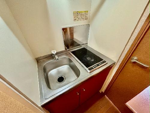 キッチン　設備・仕様は号室により異なる為、現況を優先いたします。