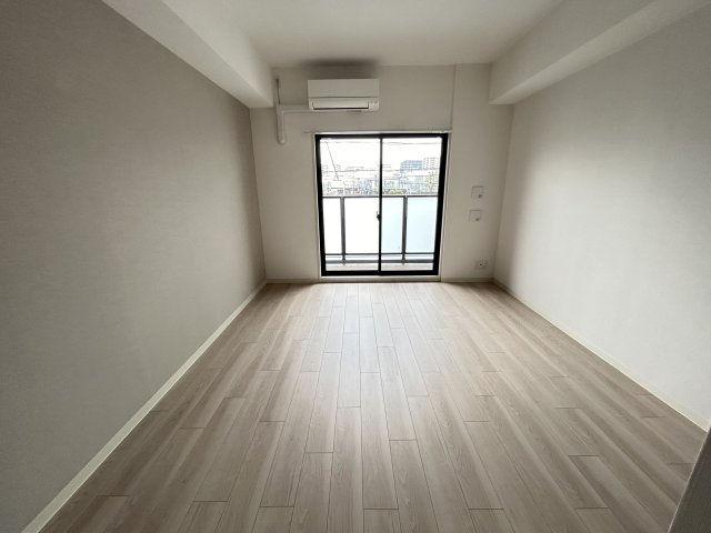 Mv.fm大阪放出IIの居間写真