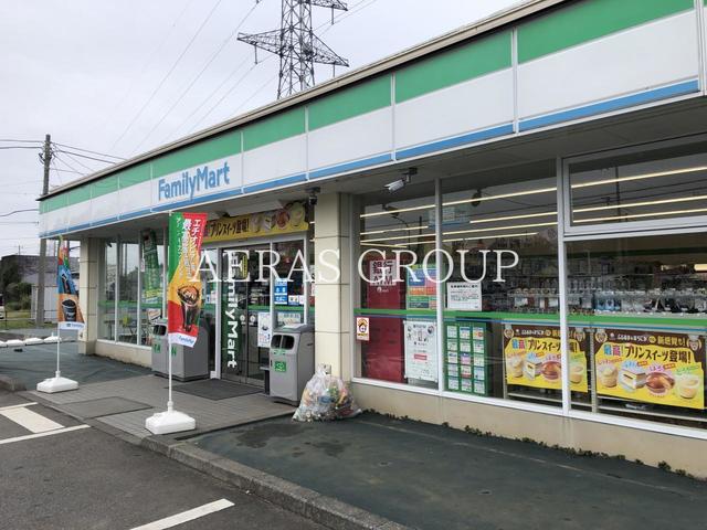 コンビニ　ファミリーマート 松が丘二丁目店（コンビニ）まで493m