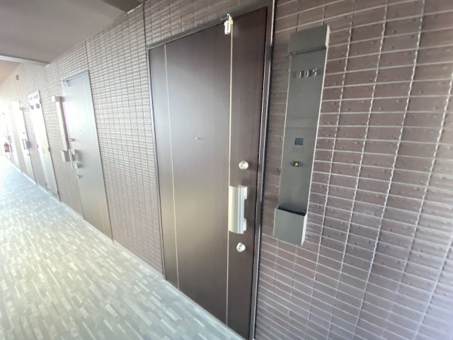 meLiV岐阜駅前の玄関写真