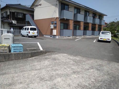駐車場　駐車場