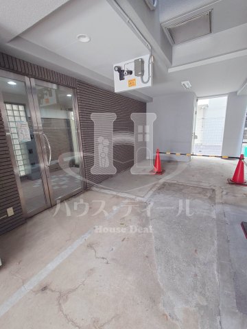 都営三田線 新板橋駅 徒歩2分 4階建 築27年の外観写真