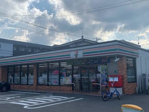 コンビニ　セブンイレブン　福岡原5丁目店（コンビニ）まで268m