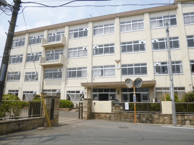 中学校　八王子市立第七中学校（中学校）まで774m