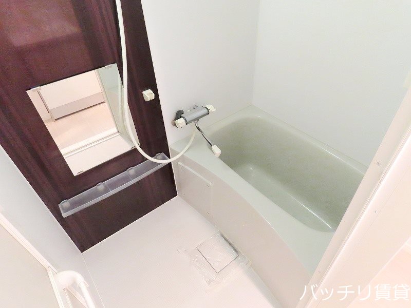 バス・シャワールーム　※同アパート別部屋写真の為、現状優先。