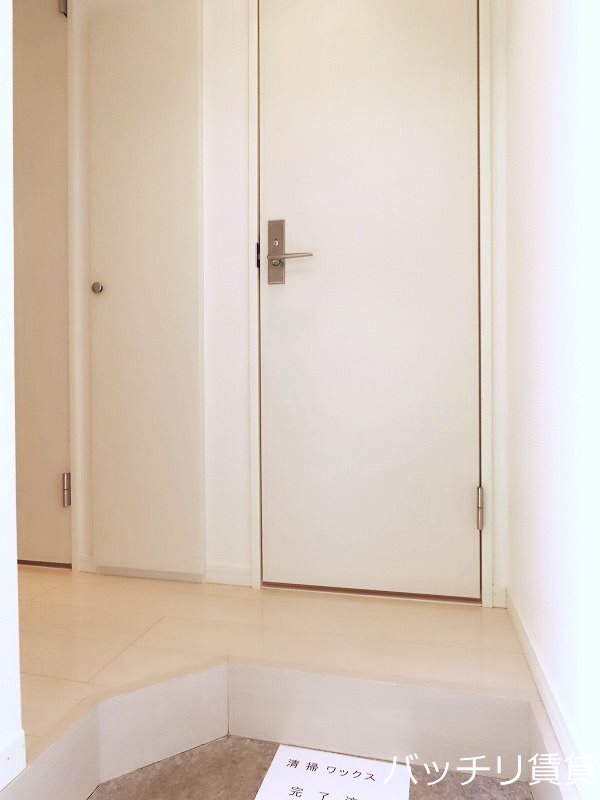 玄関　※同アパート別部屋写真の為、現状優先。