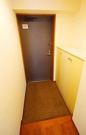 玄関　玄関方面