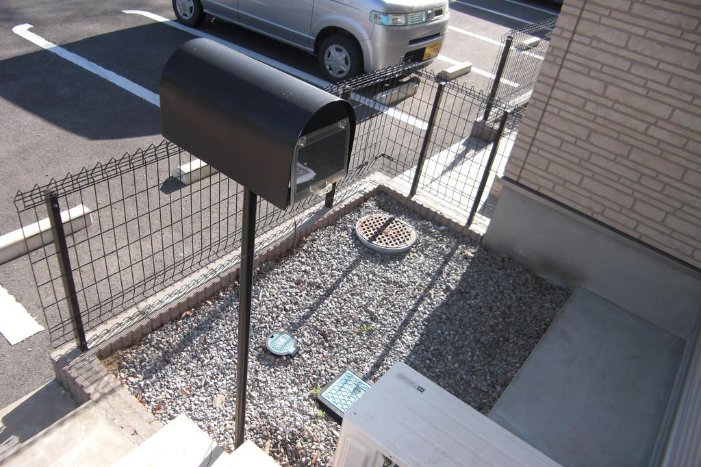 庭　リビング前には専用庭があります！