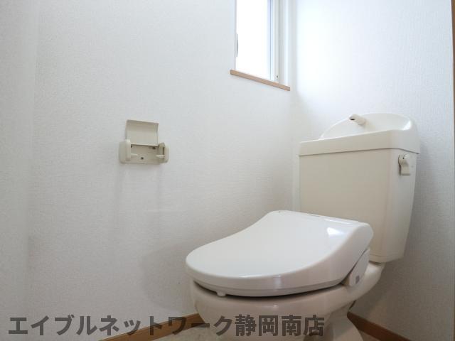 トイレ　落ち着いたトイレです