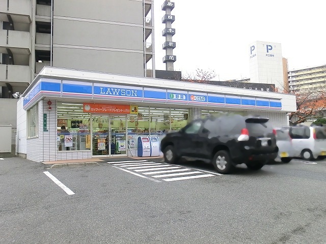 コンビニ　ローソン小倉田町店（コンビニ）まで562m