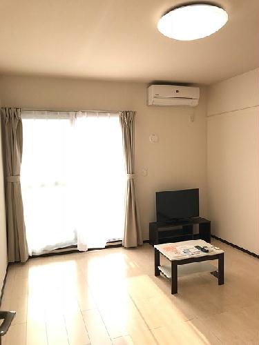 居室・リビング　照明器具付！カーテン付