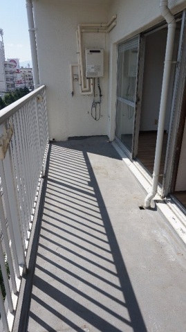 バルコニー　同物件別室