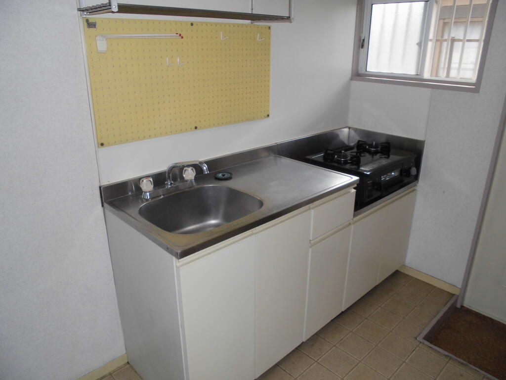 キッチン　キッチン。コンロは各自で準備が必要です。