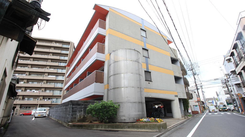 建物外観　鉄筋コンクリート造のワンルームです！