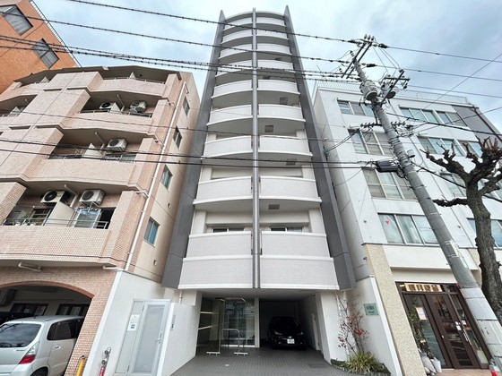 広島市中区堺町のマンションの建物外観