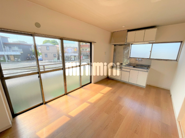 嶋根マンションの居間写真