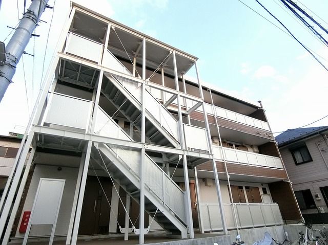鎌倉市台のマンションの建物外観