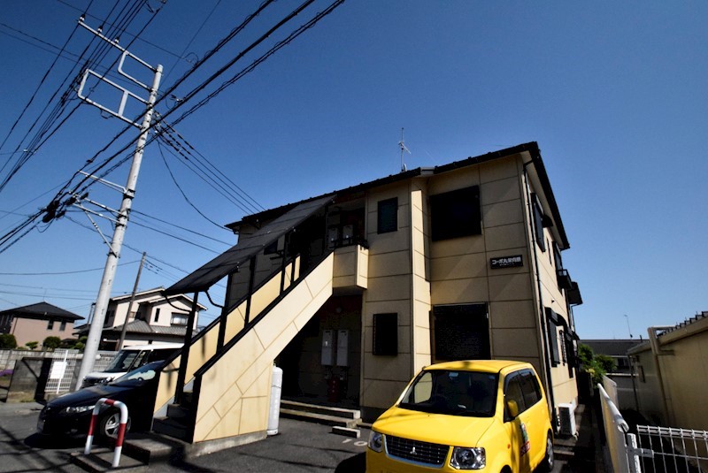 伊勢原市神戸のアパートの建物外観
