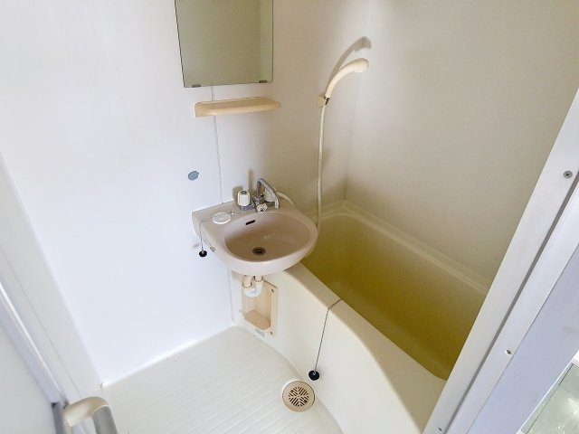 バス・シャワールーム　2025年12月撮影※現況を優先します