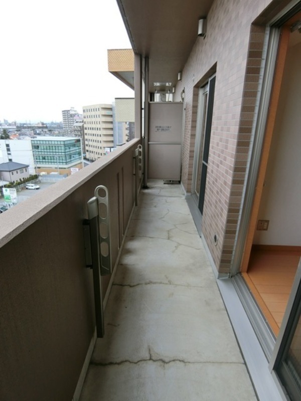 バルコニー　図面と現状に相違がある場合には現状を優先