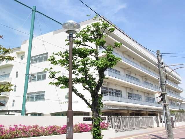 【八王子市南新町のマンションの小学校】