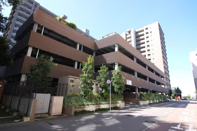 【つくば市研究学園のマンションの駐車場】