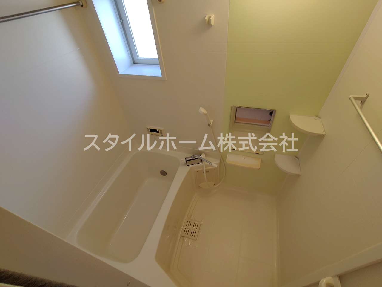 バス・シャワールーム　別部屋写真です。