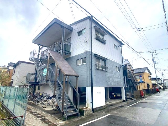 建物外観　2025年3月撮影