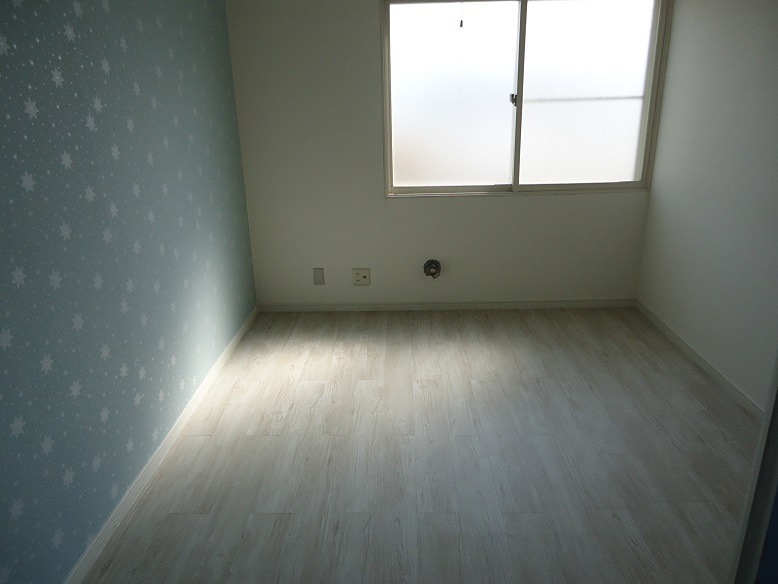 居室・リビング　洋室（5.5帖）の様子