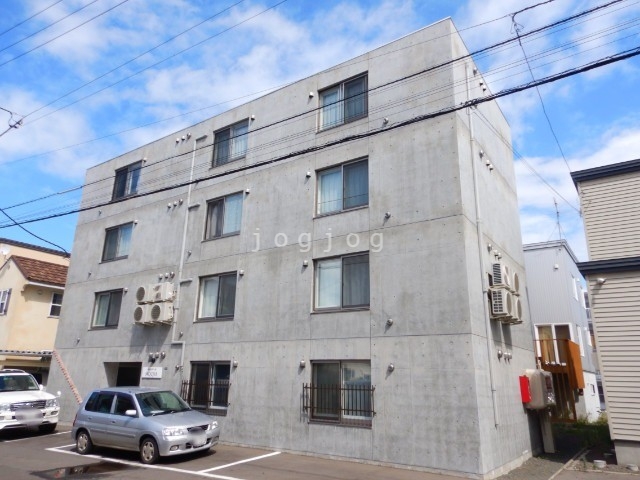 【札幌市西区発寒四条のマンションの駐車場】