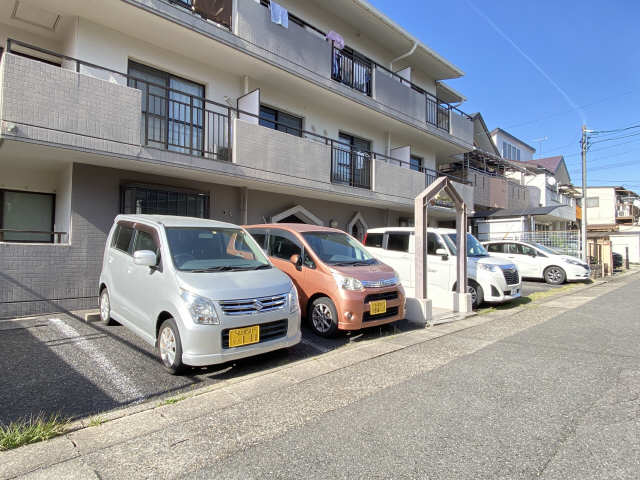 【ランパート鳴子の駐車場】