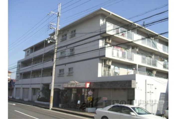 近江八幡市出町のマンションの建物外観