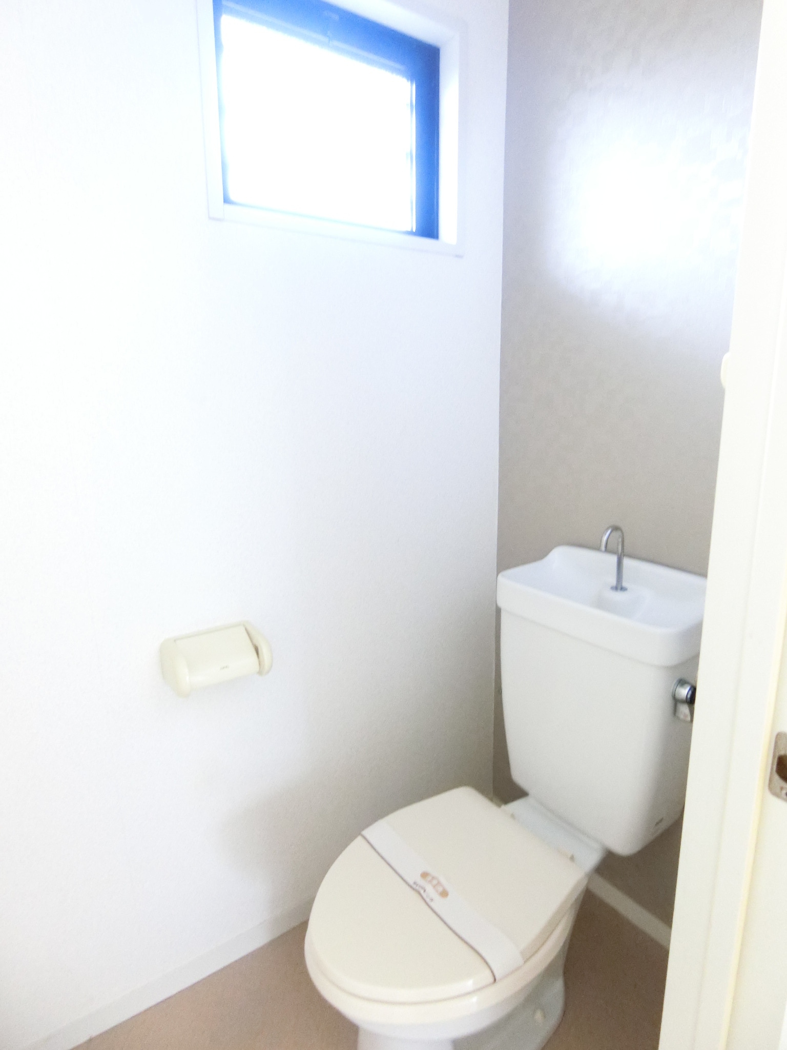 トイレ　※同物件、別部屋になります。