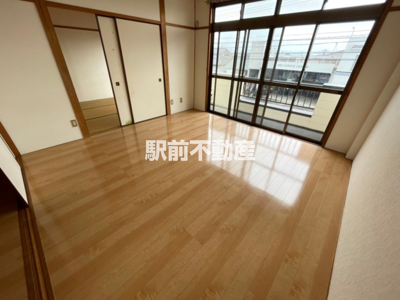 居室・リビング　１３帖の洋室♪広い！