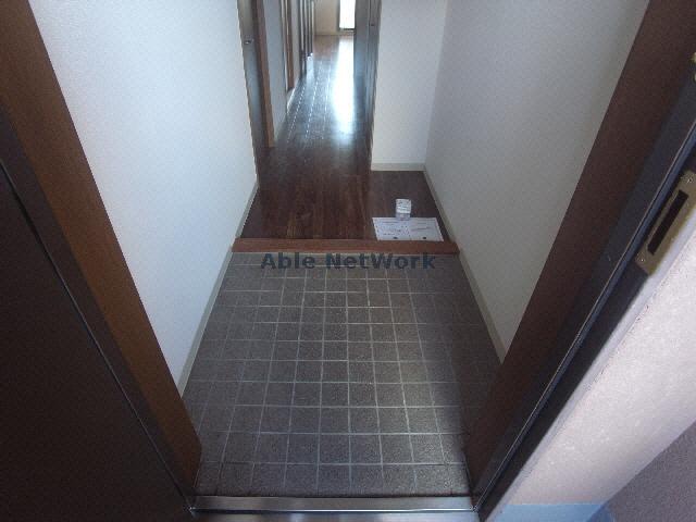 玄関　同型タイプ部屋