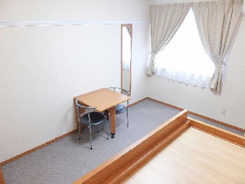 居室・リビング　ベッド上からのアングルです