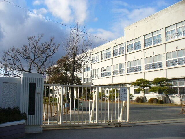 小学校　倉敷市立玉島小学校（小学校）まで392m