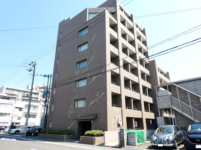 グラン・ドミール新寺の建物外観