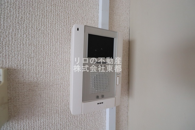 セキュリティ　来訪者の姿を確認できるＴＶモニター付インターホン設置済です！