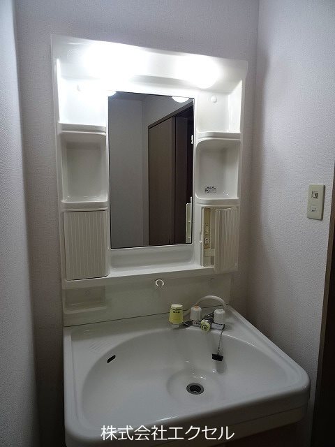 洗面設備　洗髪洗面台です。