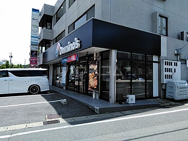 【岡崎市小呂町のアパートの飲食店】